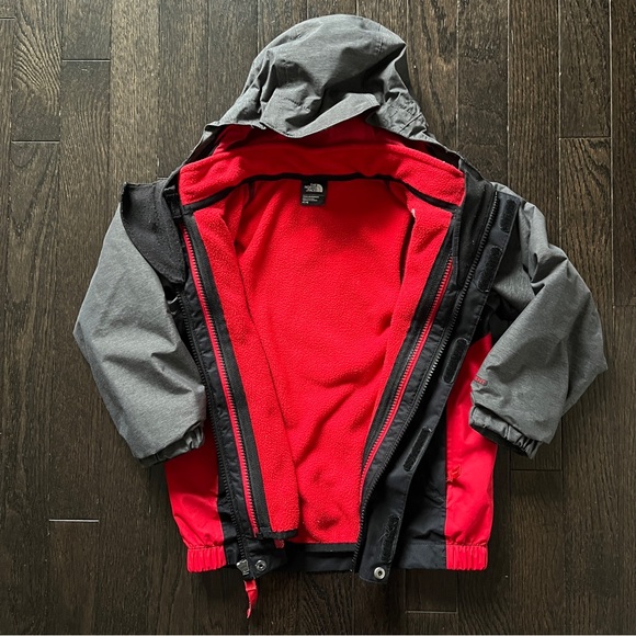 The North Face 3-in-1 Triclimate Jacket Coat in 4T - Picture 4 of 9